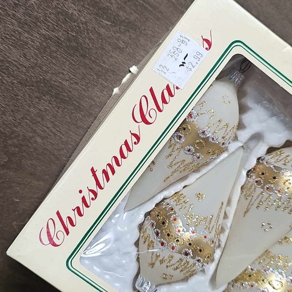 Vintage 70s Christmas Classics Set Of 6 Glass Teardrop White Ornaments - Picture 3 of 14